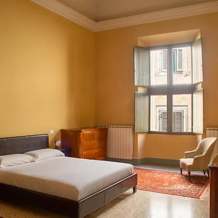 Palazzo Del 500 Nel Centro Di - Mare A Piedi, 3 Camere, Parcheggio *