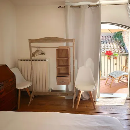 Ferienhaus Palazzo Del 500 Nel Centro Di - Mare A Piedi, 3 Camere, Parcheggio